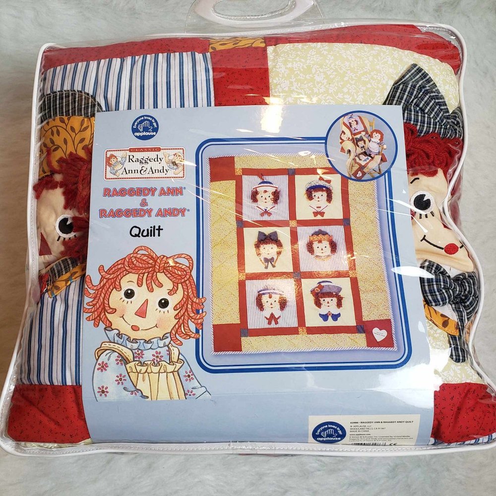NEW!!! Early 2000s RAGGEDY ANN & ANDY 3D Baby Quilt Wall Hanging - Discontinued